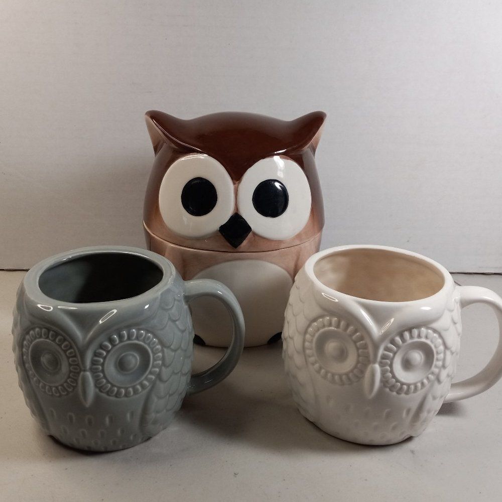 Harry & David Textured Mugs and Cookie Jar